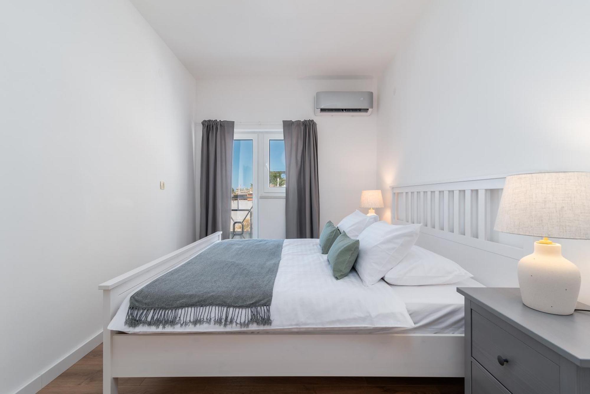 Sea View Apartment Karmen Jesenice  Extérieur photo